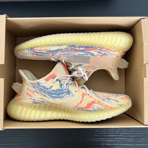 Yeezy Boost 350 V2 - Picture 4 of 6